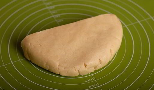 тарталетки с лимонно-лаймовым кремом и меренгой