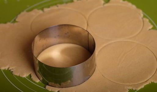 тарталетки с лимонно-лаймовым кремом и меренгой