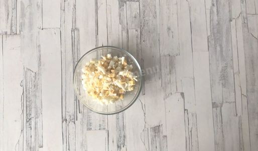 тарталетки с печенью трески и яйцом