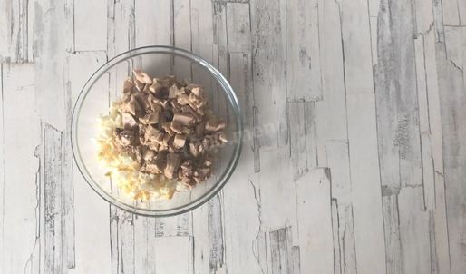 тарталетки с печенью трески и яйцом