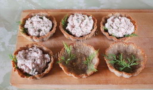 тарталетки с печенью трески