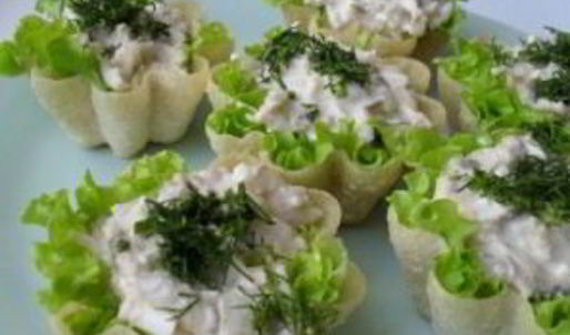 тарталетки с тунцом и сыром
