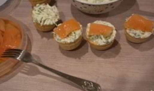 тарталетки с творожным сыром и семгой