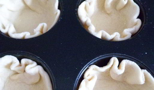 тарталетки с яблоками, орехами и крем-фрешем