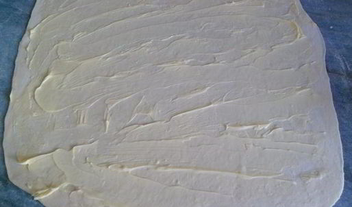 тарталетки с яблоками, орехами и крем-фрешем