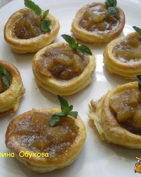Тарталетки с яблоками