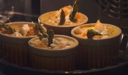 тарталетки со спаржей, розмарином и сыром