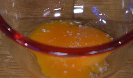 тарталетки со спаржей, розмарином и сыром