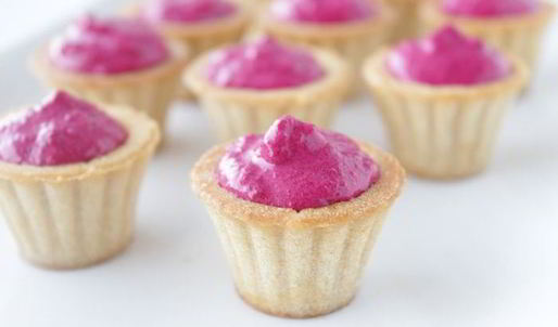 тарталетки со свекольным муссом и сельдью