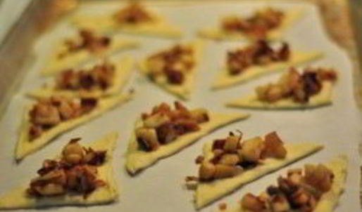 яблочно-луковые тарталетки