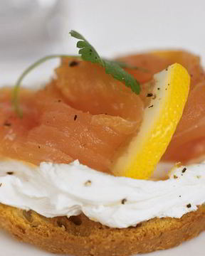 Закусочные тарталетки с семгой