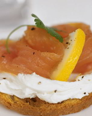 Закусочные тарталетки с семгой