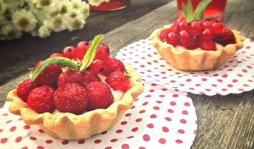 клубничный тарт с заварным кремом