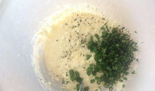 маленькие тарты с лососем и цукини розами