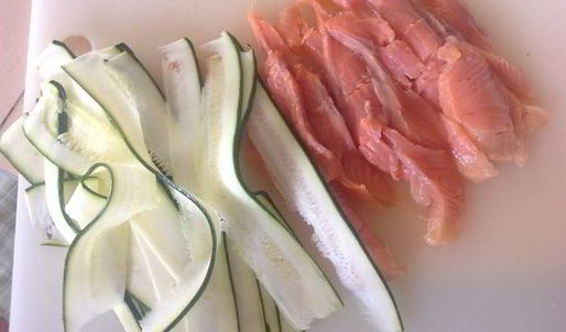 маленькие тарты с лососем и цукини розами