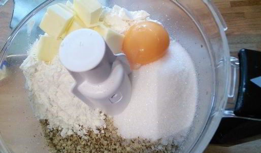 ореховый тарт с персиковым курдом