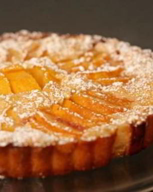 Персиковый тарт с посыпкой