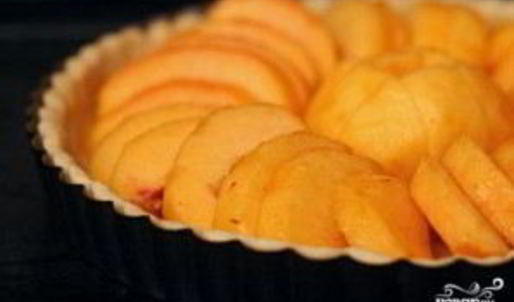 персиковый тарт с посыпкой