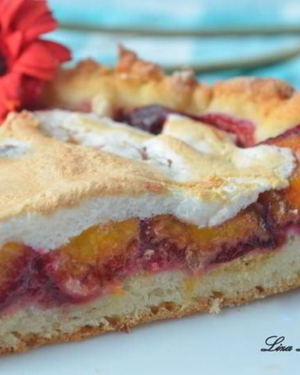 Рецепт сливового тарта из творожного теста с меренгой