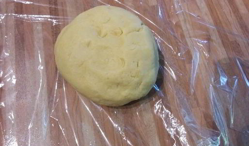 сливовый тарт с фисташковым штрейзелем