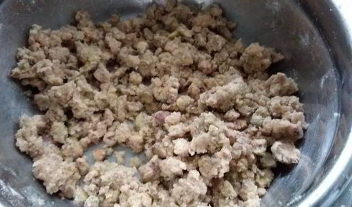 сливовый тарт с фисташковым штрейзелем