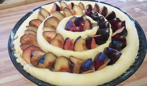 сливовый тарт с маковой начинкой