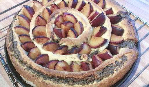 сливовый тарт с маковой начинкой
