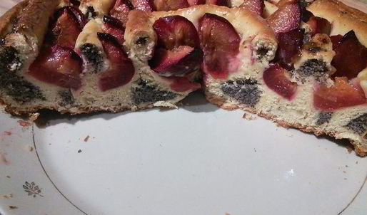 сливовый тарт с маковой начинкой