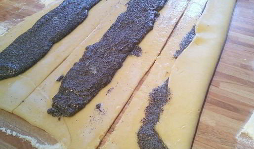 сливовый тарт с маковой начинкой