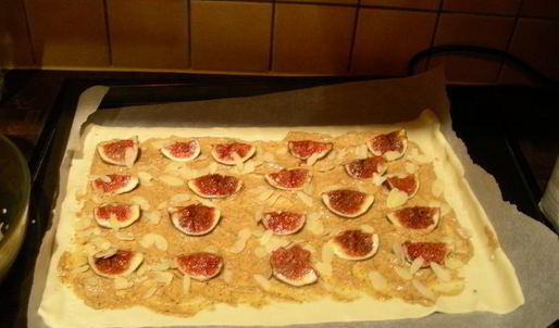 тарт с инжиром и миндалем