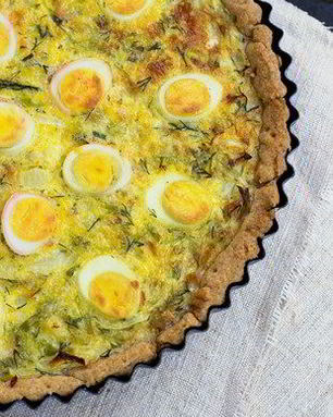 Тарт с капустой и перепелиными яйцами