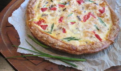 тарт с лососем и овощами