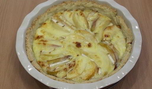 тарт с персиками и сыром бри