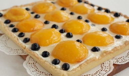 тарт с персиками