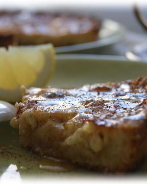 Тарт с зерненым творогом и медом