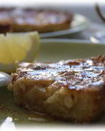 Тарт с зерненым творогом и медом