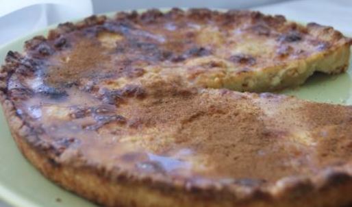 тарт с зерненым творогом и медом