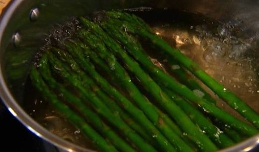 тарт со спаржей, ветчиной и пармезаном