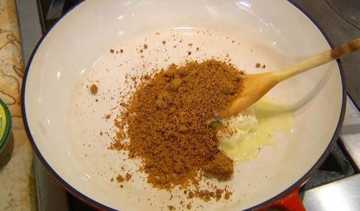 тарт татен с грушами и изюмом