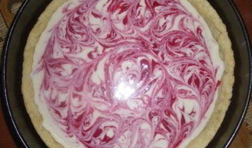 творожный тарт с малиной и заварным кремом