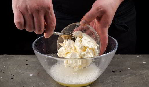 творожный тарт с малиной