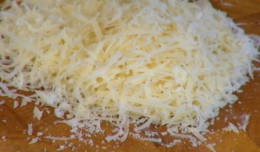 творожный тарт с зеленым горошком, спаржей и кедровыми орехами