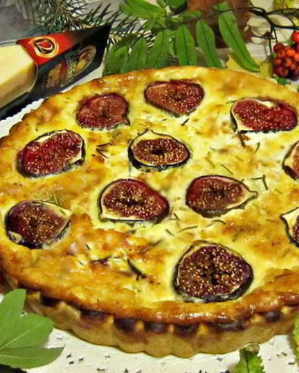 Рецепт закусочного тарта с сыром джюгас и инжиром