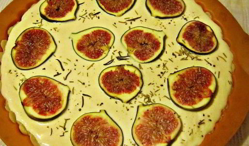 закусочный тарт с сыром джюгас и инжиром