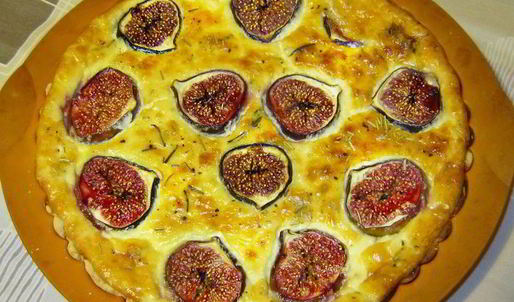 закусочный тарт с сыром джюгас и инжиром