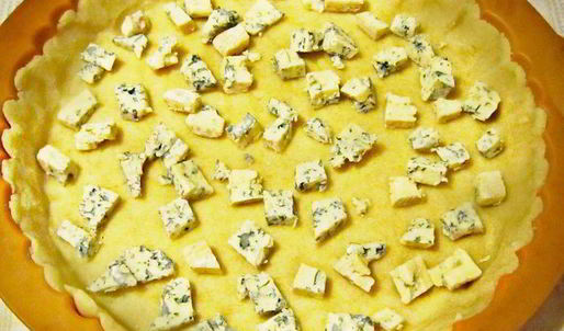 закусочный тарт с сыром джюгас и инжиром