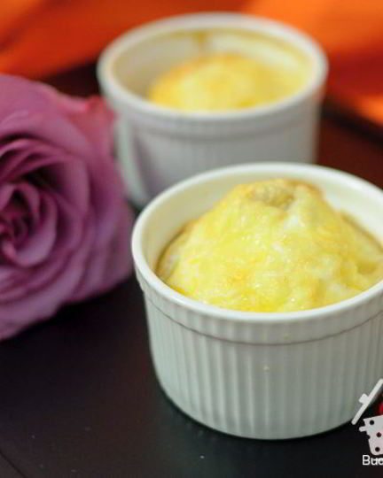 Рецепт пикантной яичницы в формочках