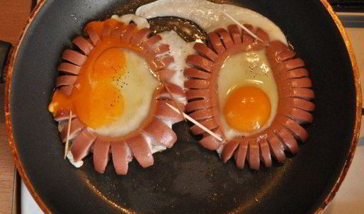 весенняя яичница с сосисками