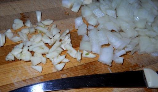 весенняя яичница со шпинатом