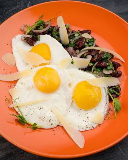 Рецепт яичницы с фасолью